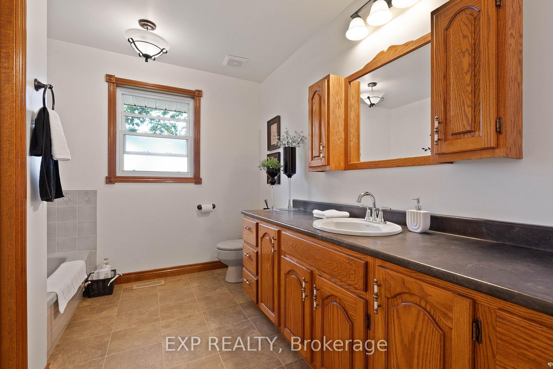 Photo 36 of 23067 Pioneer Line, West Elgin, Rural West Elgin — HOMEH