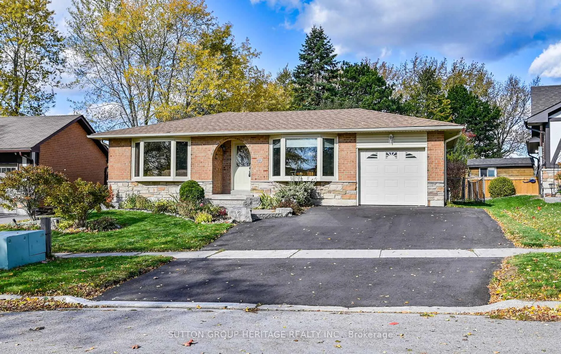 Photo 1 of 39 Anstead Crescent, Ajax, South West — HOMEH