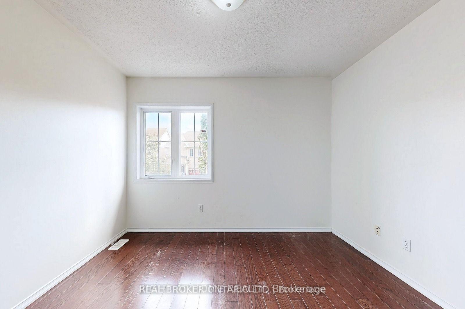 Photo 5 of 77 Carpendale Crescent, Ajax, Northeast Ajax — HOMEH