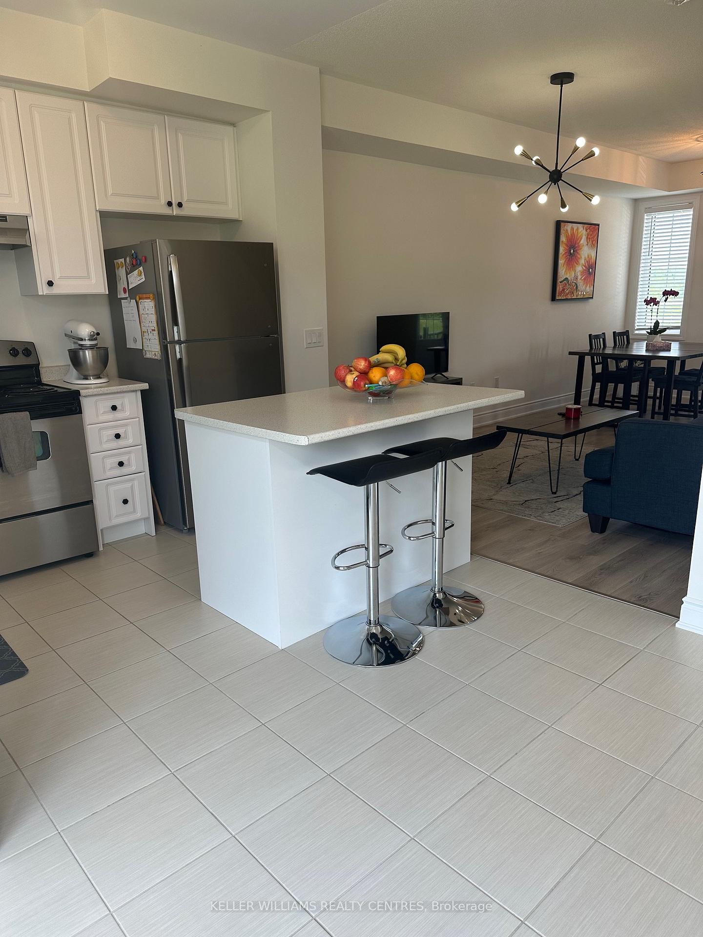 Photo 8 of 58 Stately Drive, Wasaga Beach — HOMEH