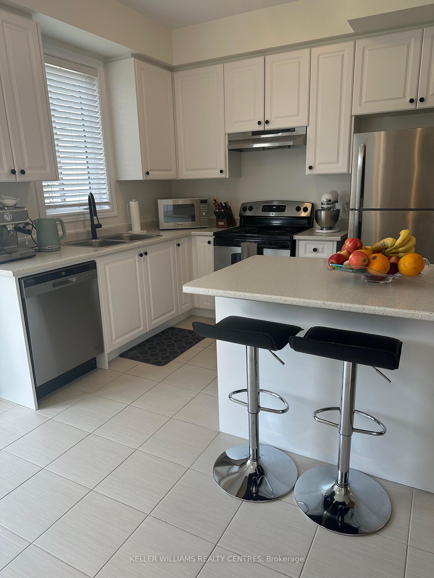 Photo 9 of 58 Stately Drive, Wasaga Beach — HOMEH