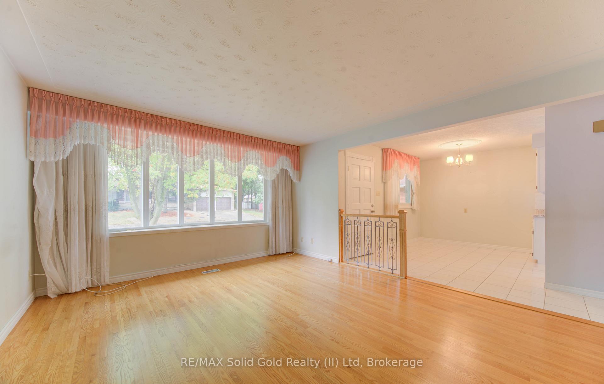 Photo 6 of 269 Grangewood Court, Waterloo — HOMEH