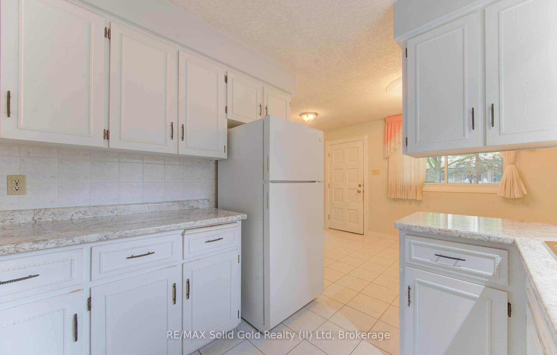 Photo 15 of 269 Grangewood Court, Waterloo — HOMEH