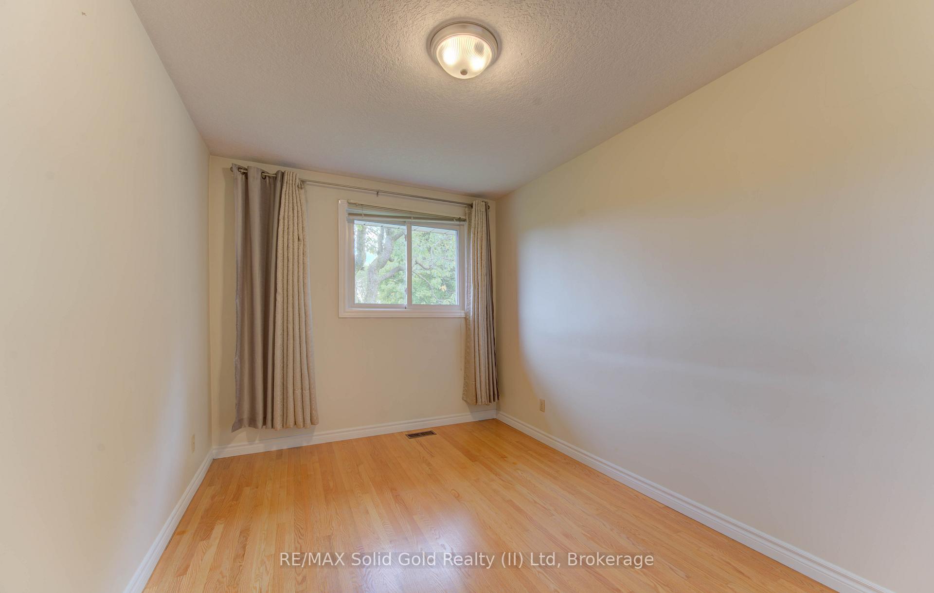 Photo 20 of 269 Grangewood Court, Waterloo — HOMEH
