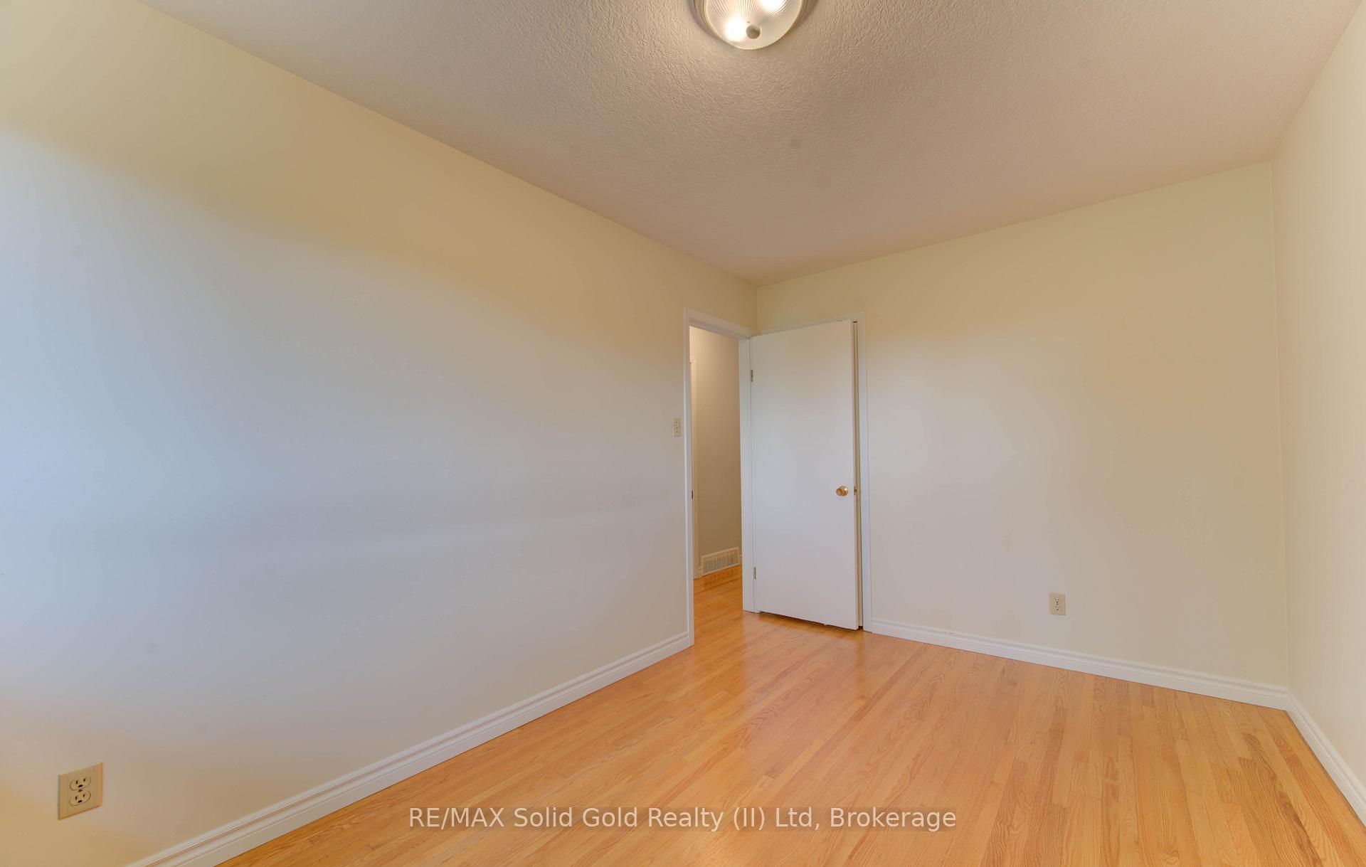 Photo 21 of 269 Grangewood Court, Waterloo — HOMEH