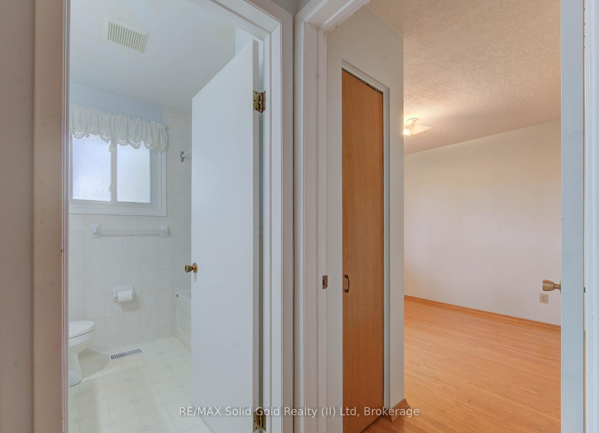 Photo 22 of 269 Grangewood Court, Waterloo — HOMEH