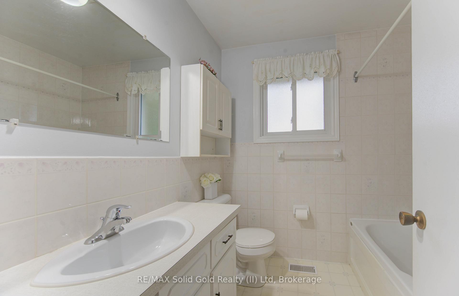 Photo 23 of 269 Grangewood Court, Waterloo — HOMEH