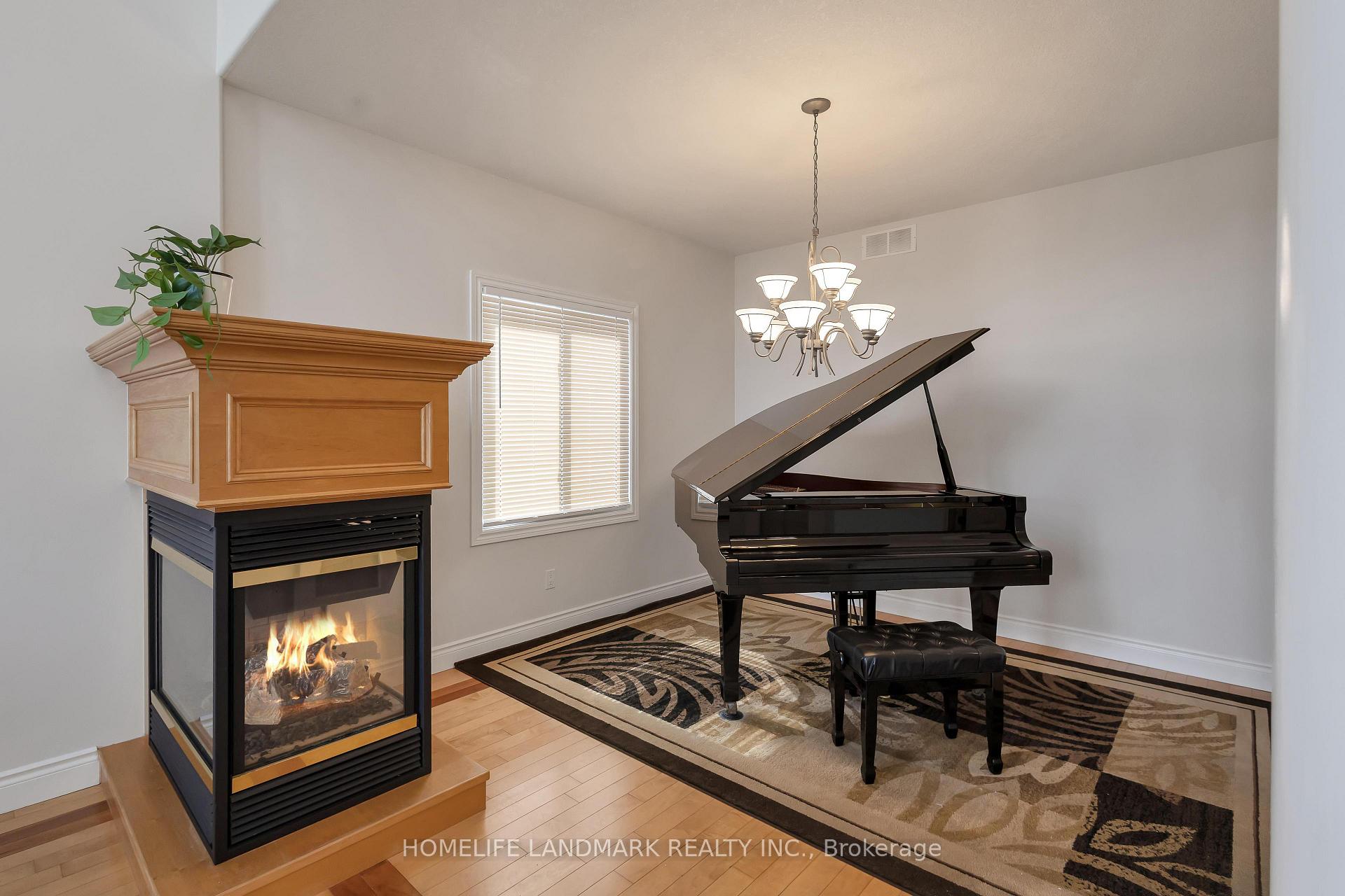 Photo 7 of 517 Yorkshire Drive, Waterloo — HOMEH