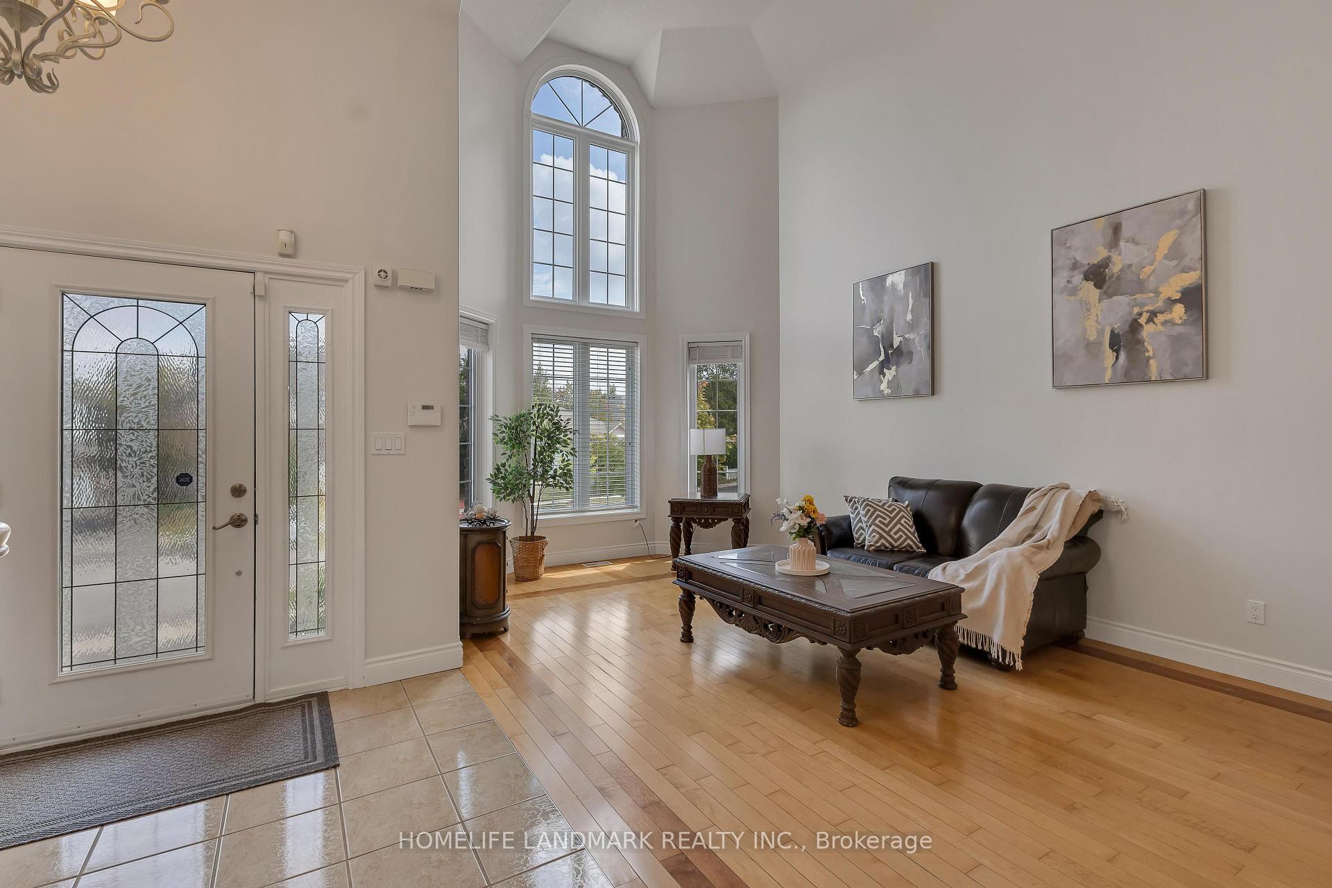 Photo 9 of 517 Yorkshire Drive, Waterloo — HOMEH