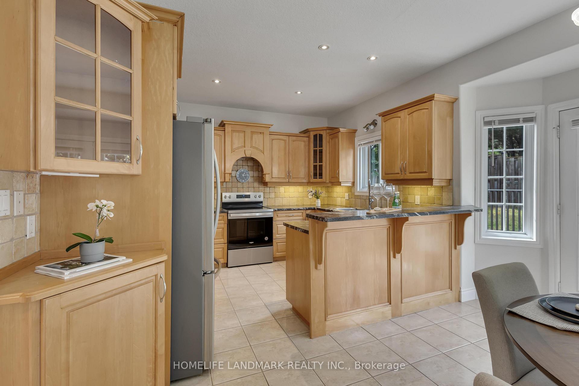 Photo 13 of 517 Yorkshire Drive, Waterloo — HOMEH