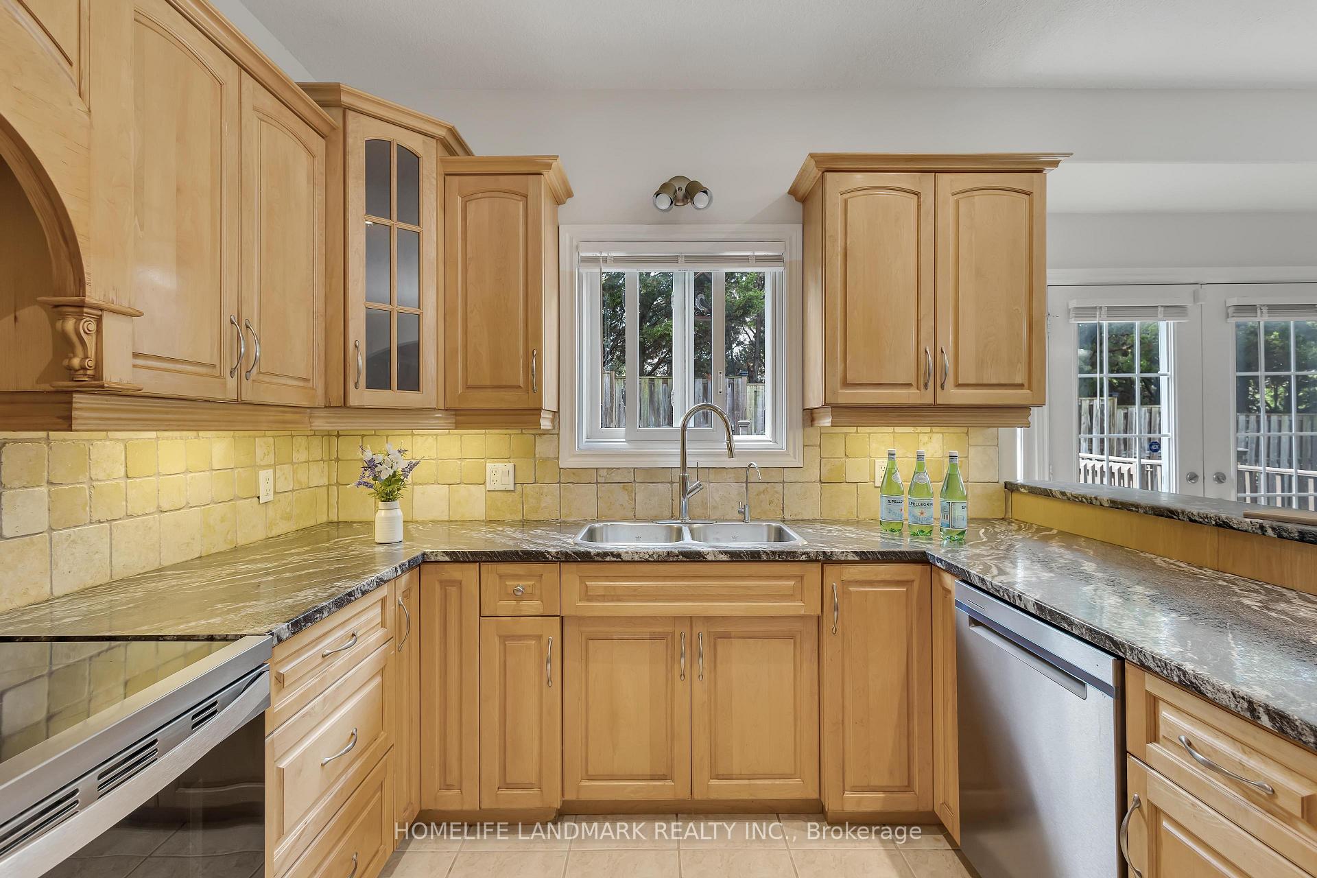 Photo 14 of 517 Yorkshire Drive, Waterloo — HOMEH