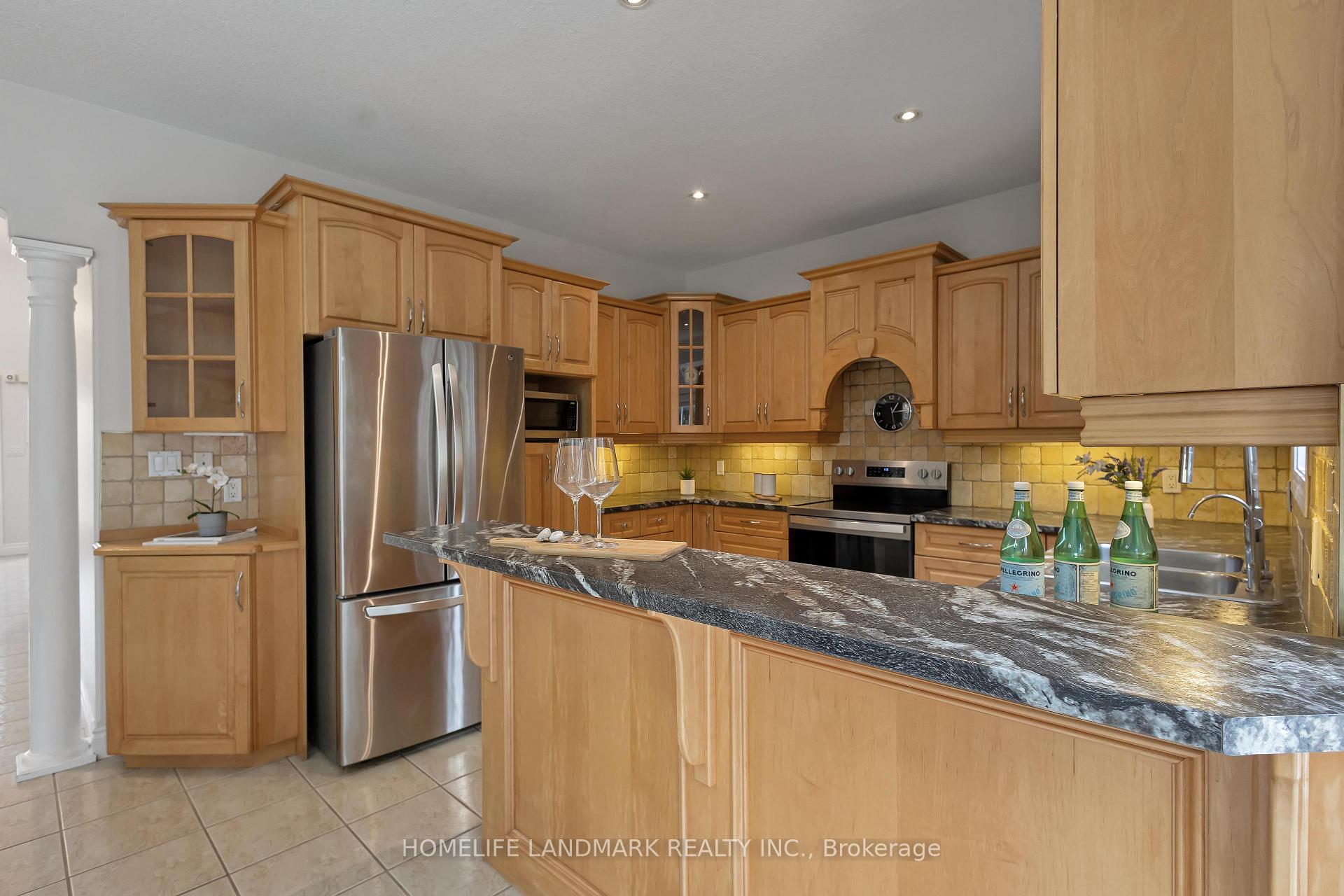 Photo 16 of 517 Yorkshire Drive, Waterloo — HOMEH