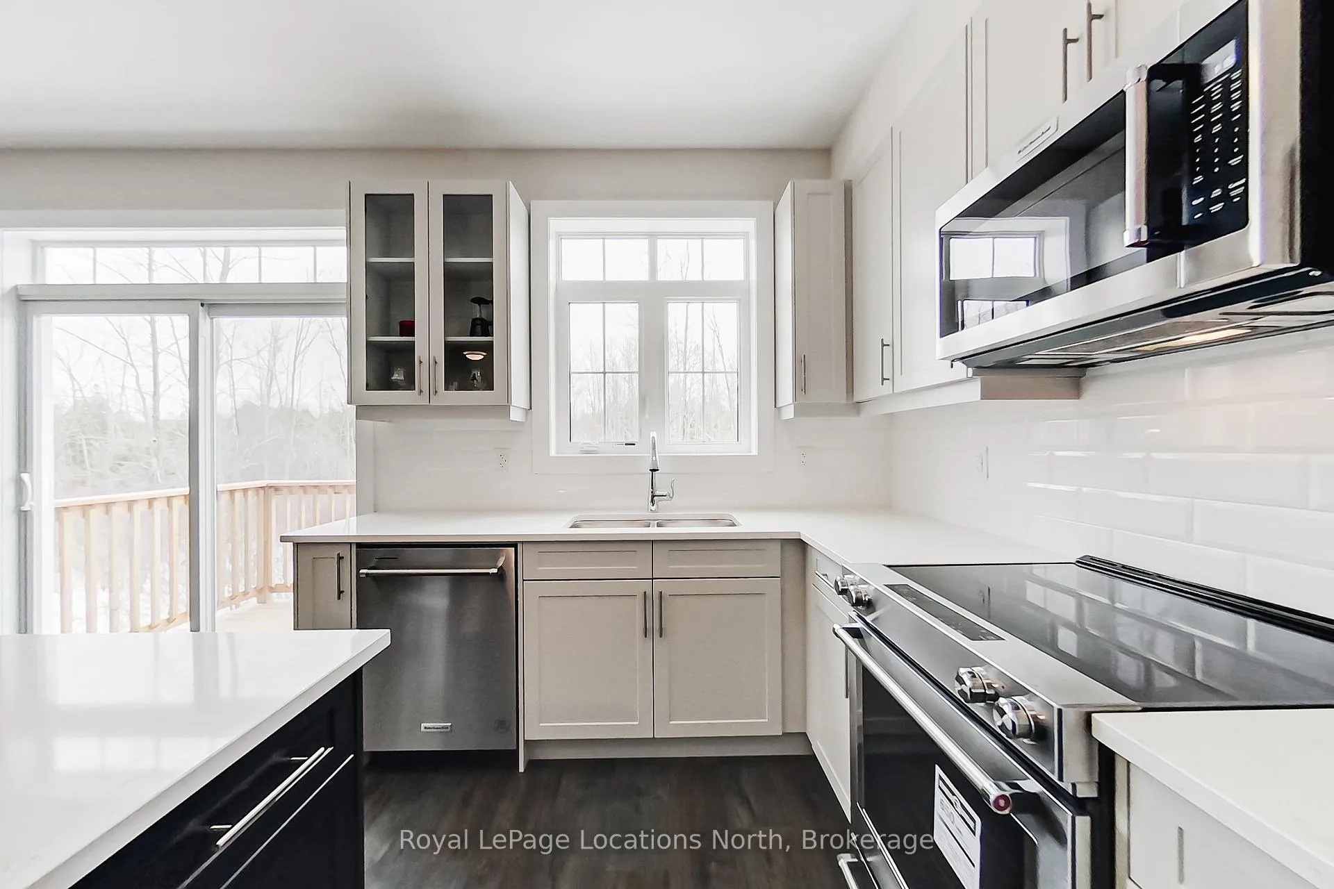 Photo 13 of 139 White Oak Crescent, Blue Mountains — HOMEH