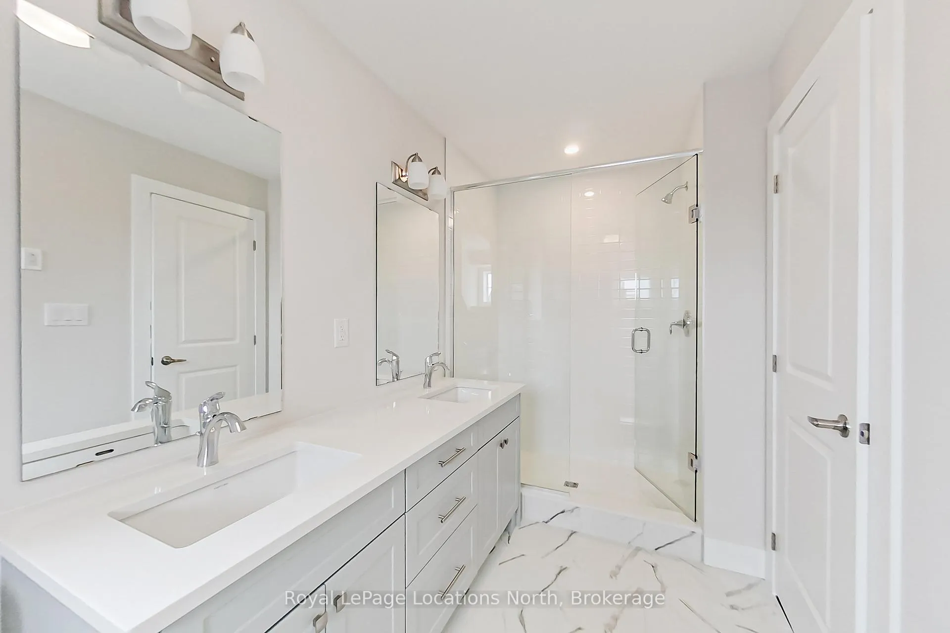 Photo 22 of 139 White Oak Crescent, Blue Mountains — HOMEH
