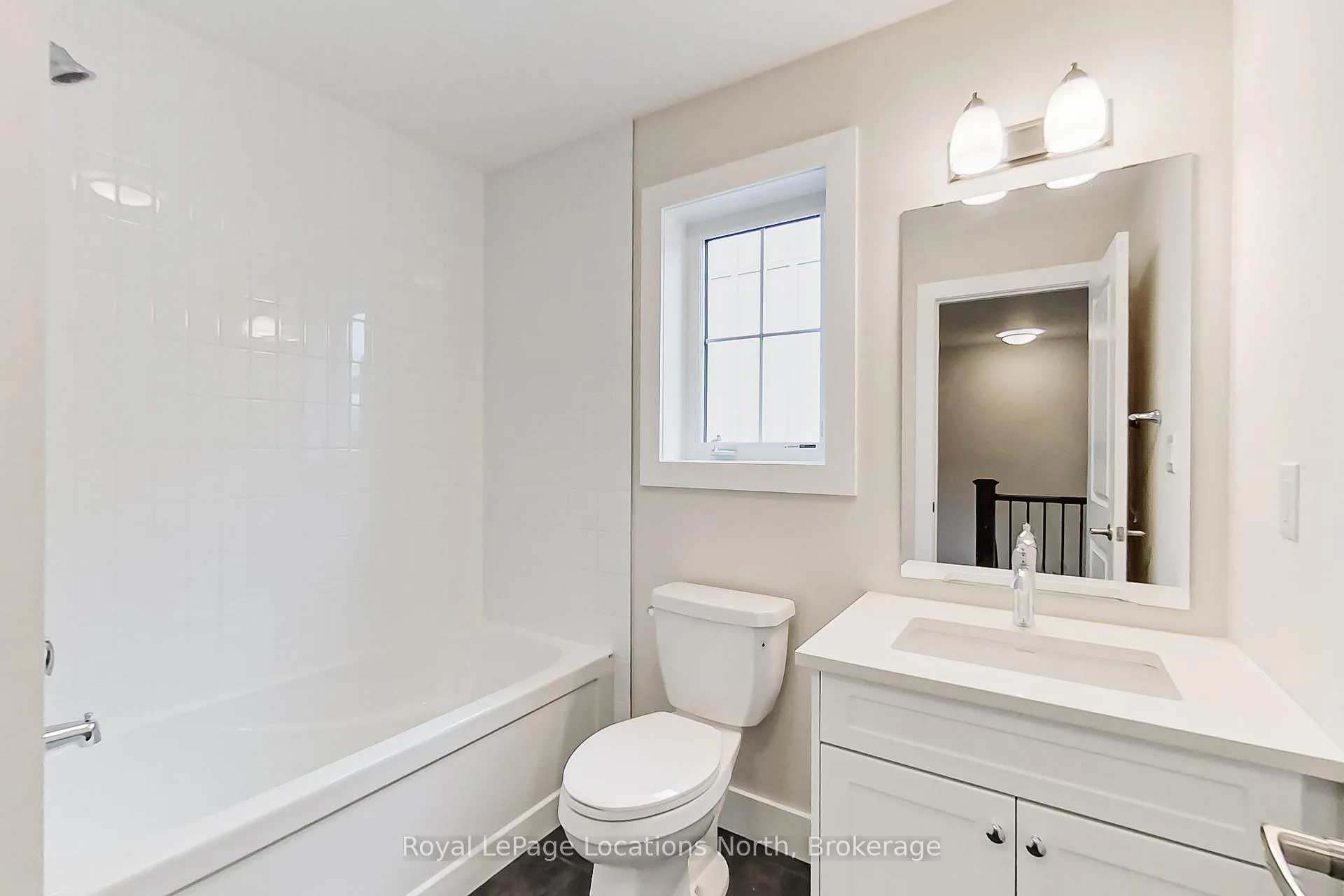 Photo 31 of 139 White Oak Crescent, Blue Mountains — HOMEH