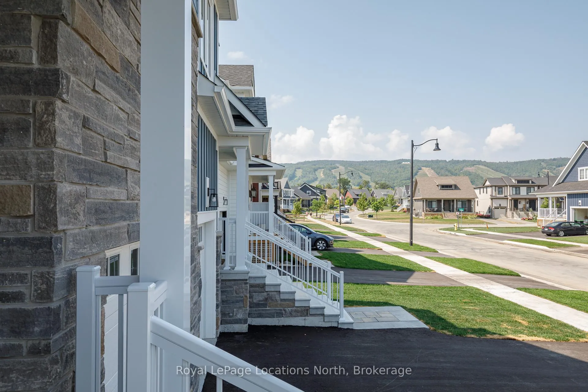 Photo 44 of 139 White Oak Crescent, Blue Mountains — HOMEH