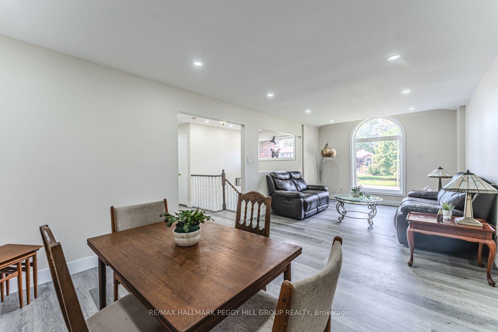 Photo 4 of 29 Silver Birch Avenue, Wasaga Beach — HOMEH