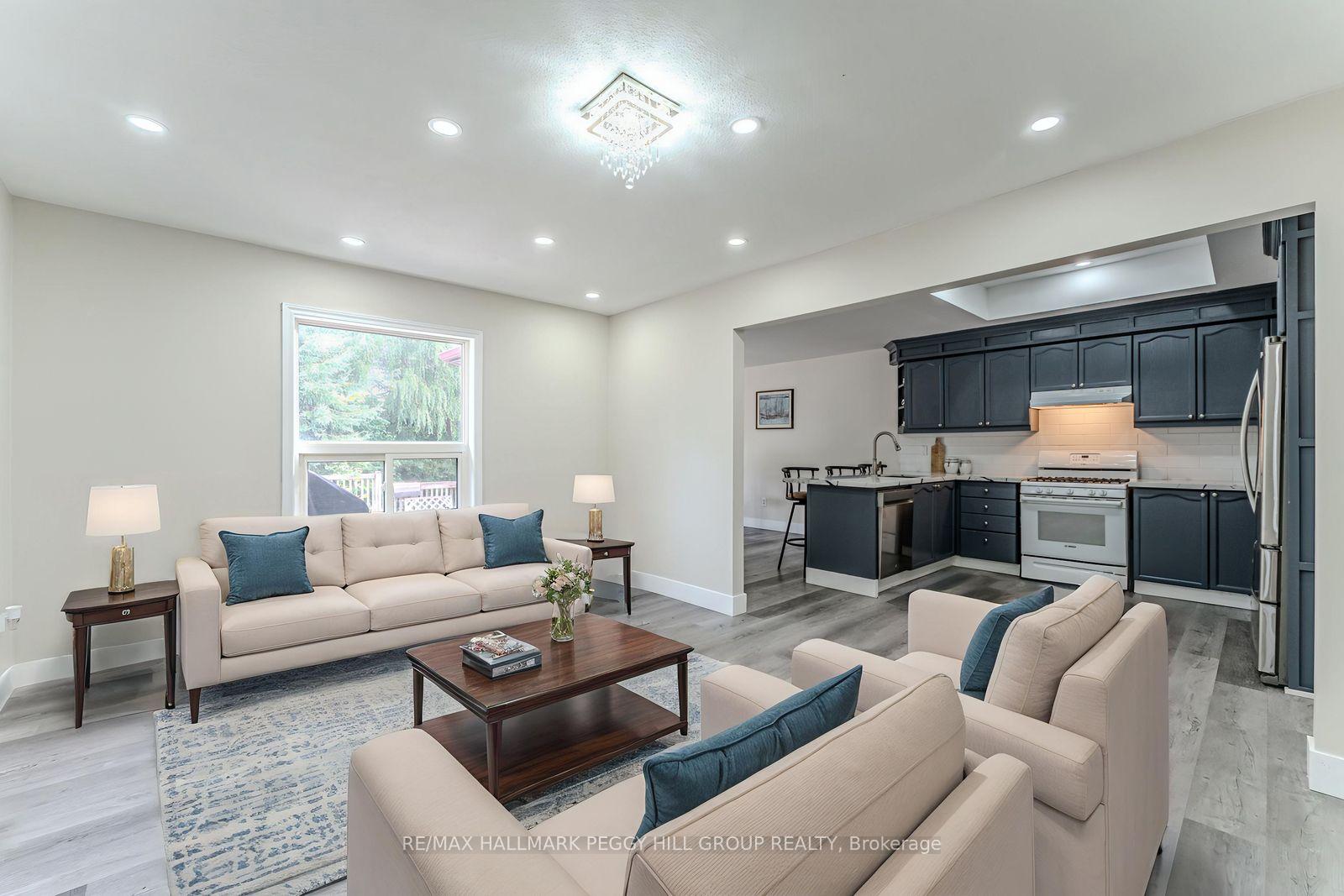 Photo 5 of 29 Silver Birch Avenue, Wasaga Beach — HOMEH