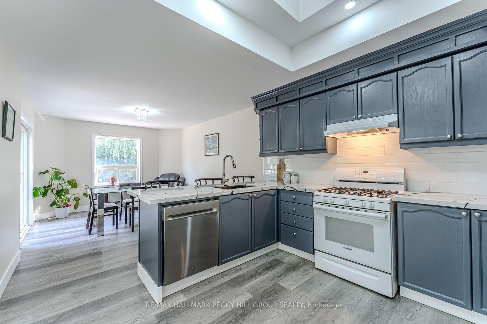 Photo 6 of 29 Silver Birch Avenue, Wasaga Beach — HOMEH