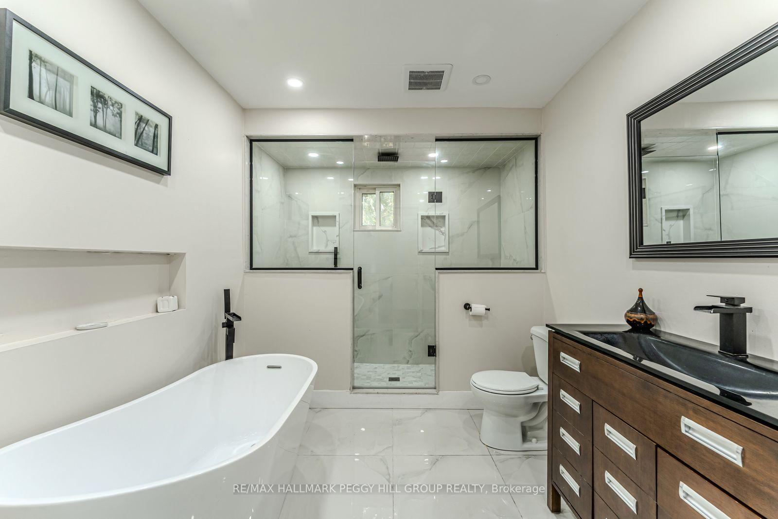 Photo 9 of 29 Silver Birch Avenue, Wasaga Beach — HOMEH