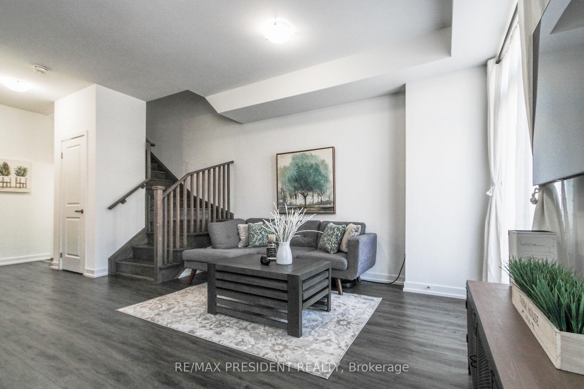 Photo 8 of 41 Hearne Street, Vaughan, Vaughan Grove — HOMEH