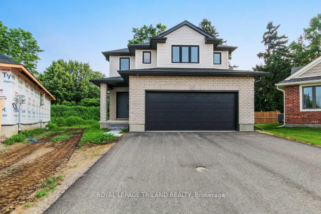 Front of LOT 4 Macleod Court