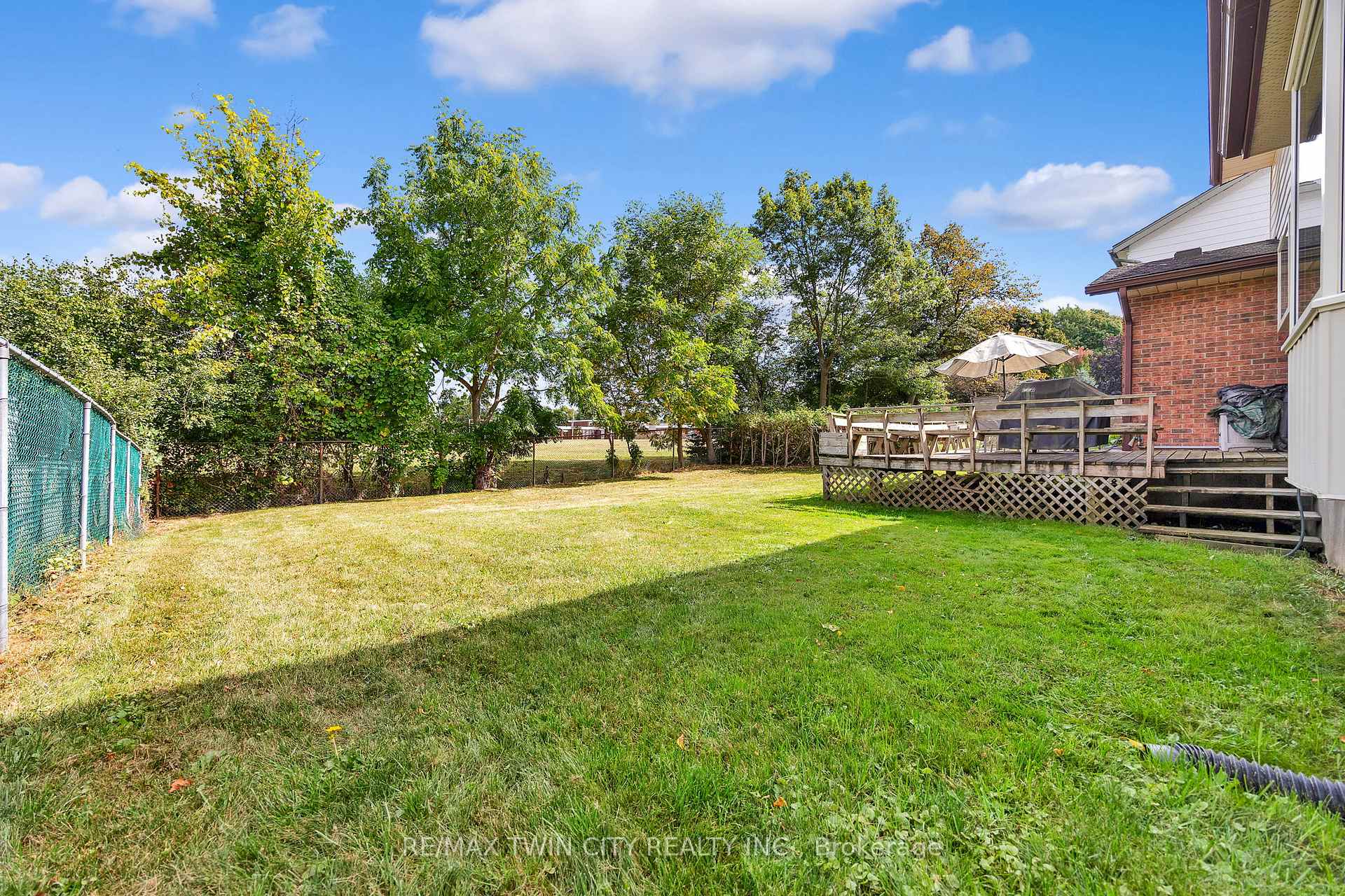 Photo 2 of 148 Candlewood Crescent, Waterloo — HOMEH