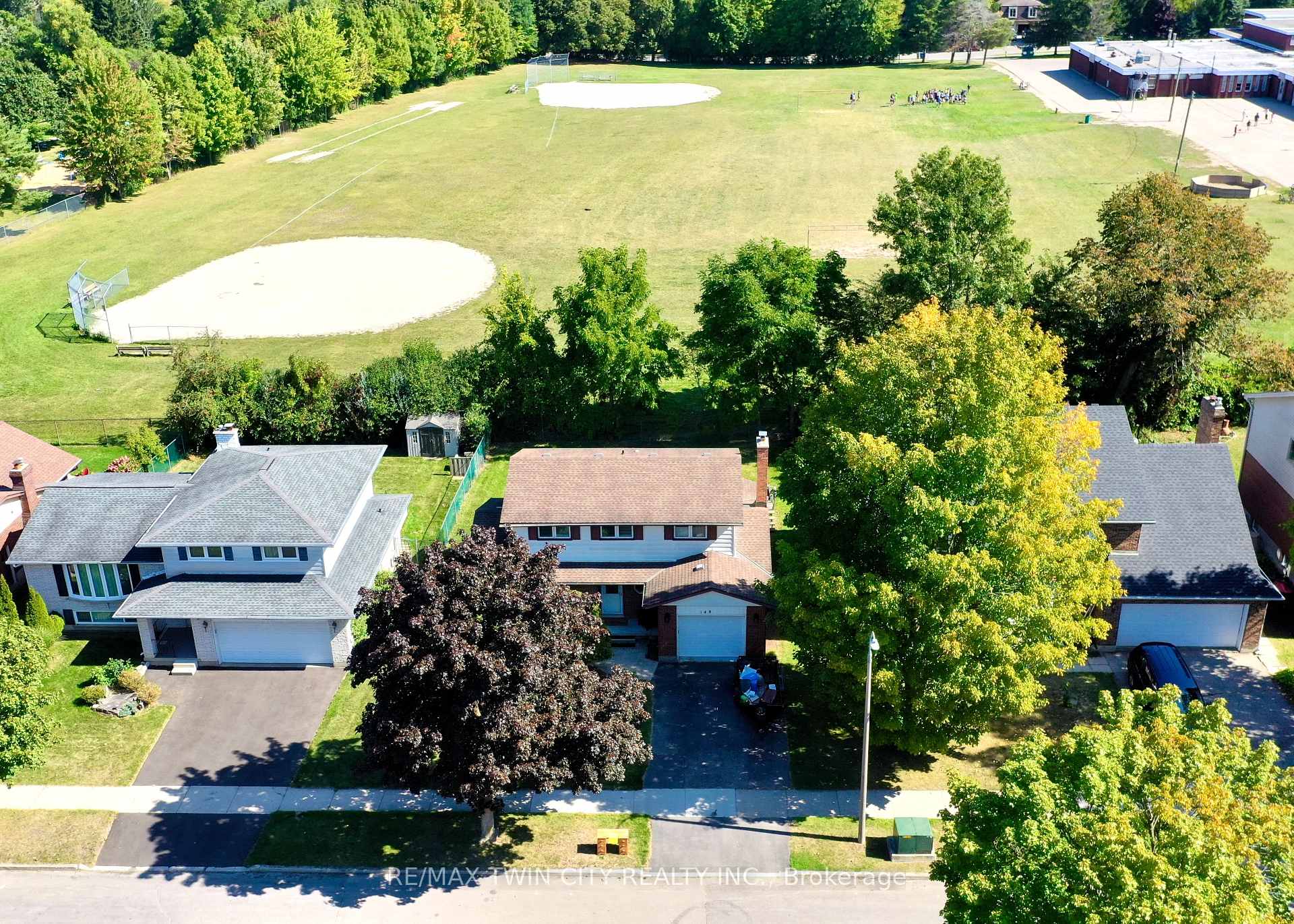 Photo 3 of 148 Candlewood Crescent, Waterloo — HOMEH