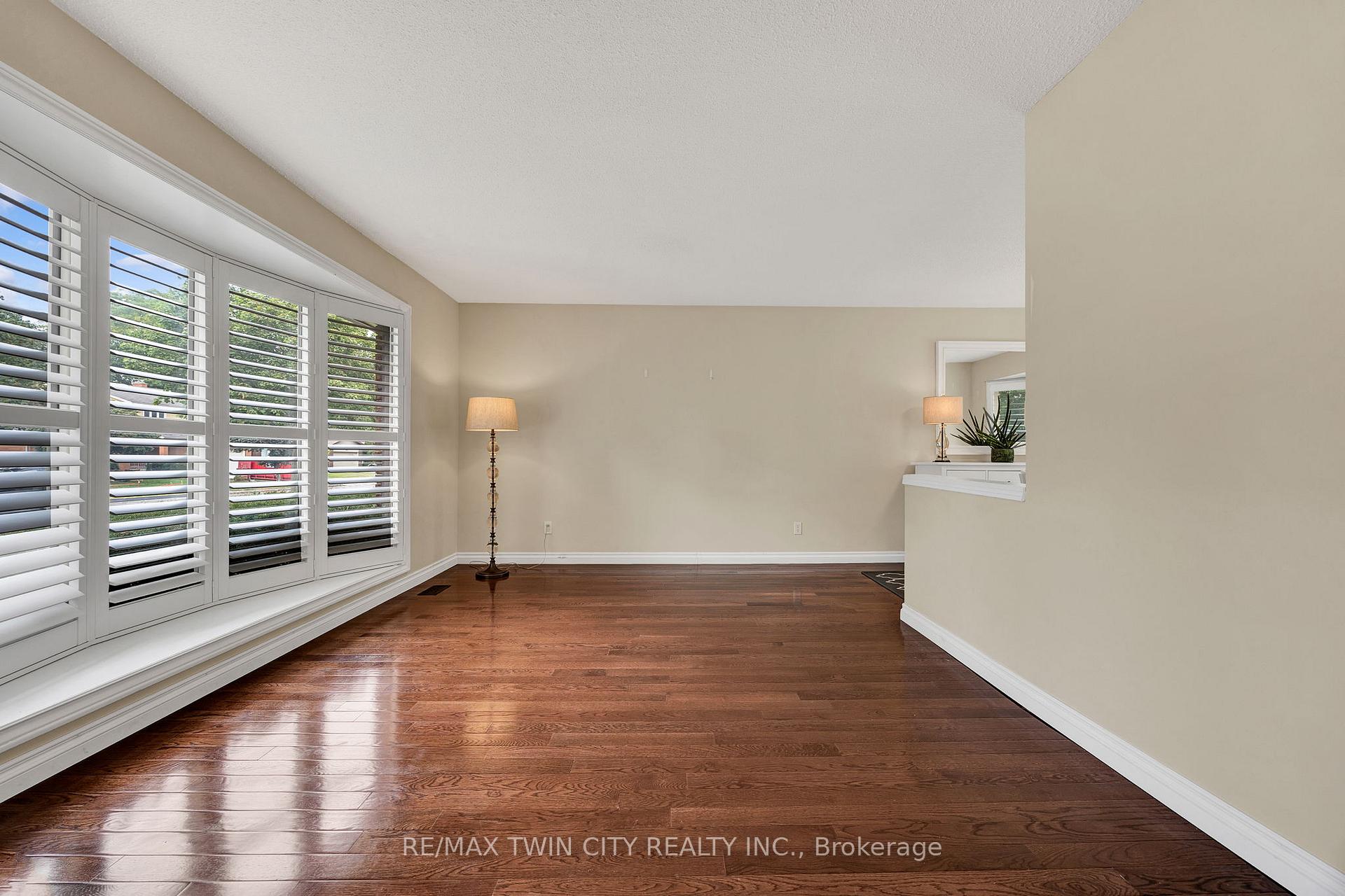 Photo 6 of 148 Candlewood Crescent, Waterloo — HOMEH