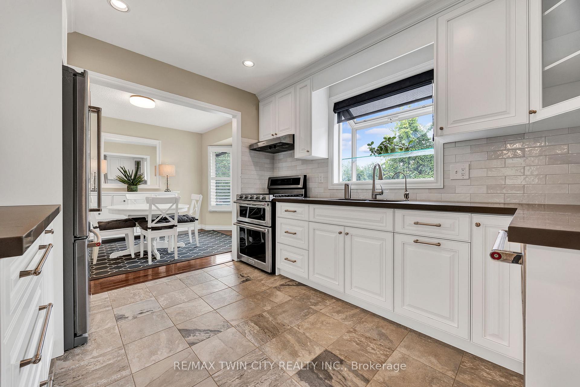 Photo 10 of 148 Candlewood Crescent, Waterloo — HOMEH