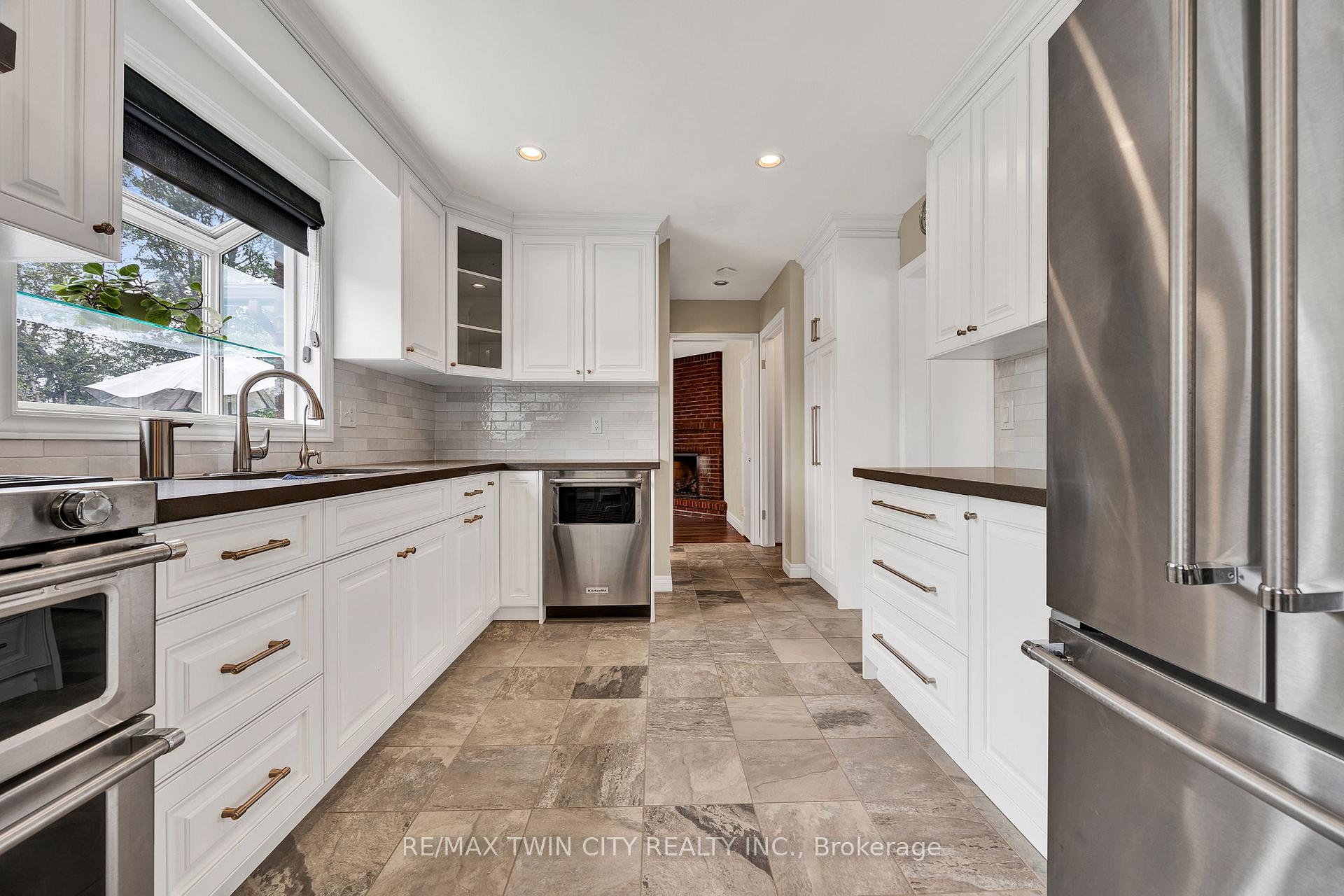 Photo 11 of 148 Candlewood Crescent, Waterloo — HOMEH