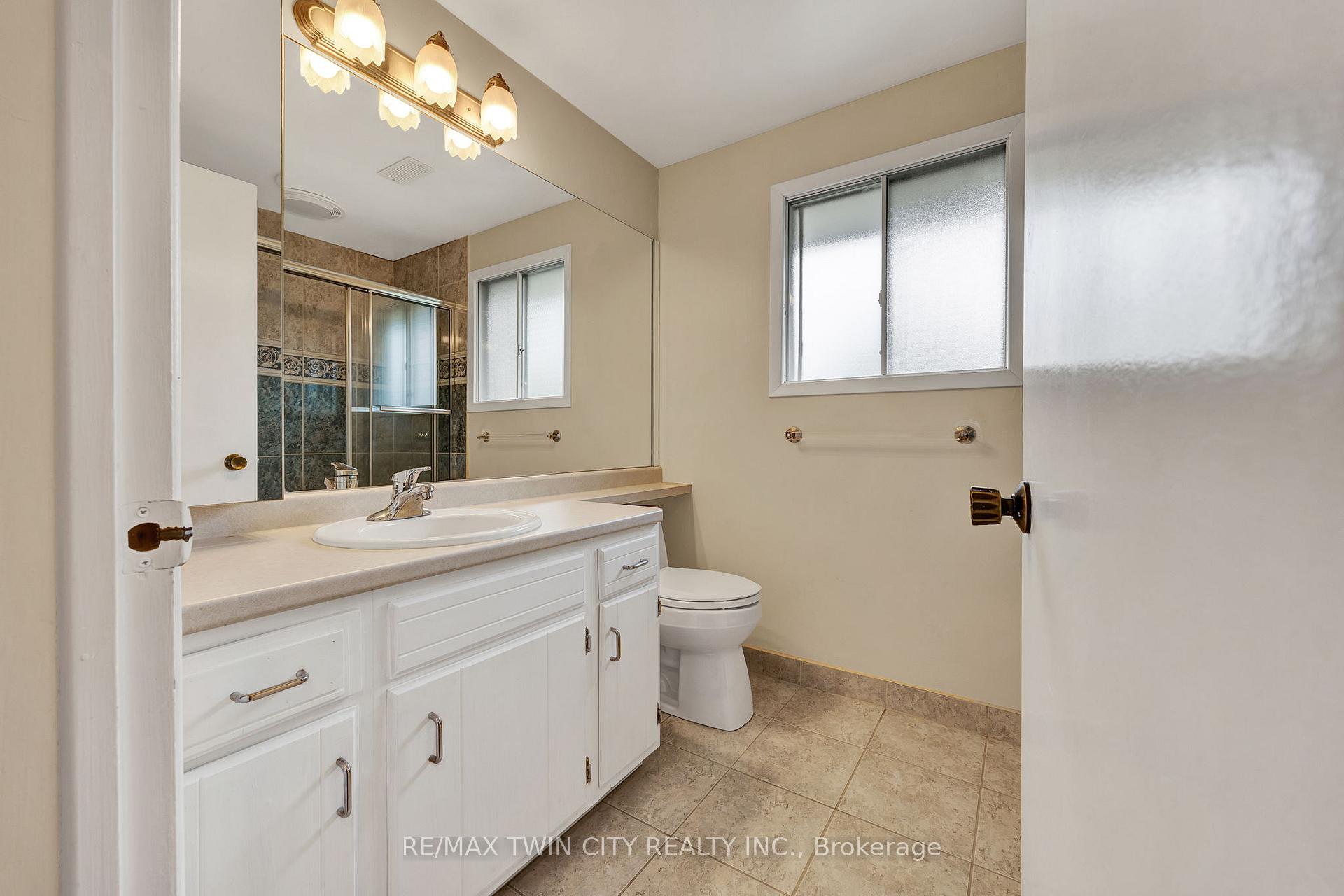 Photo 15 of 148 Candlewood Crescent, Waterloo — HOMEH