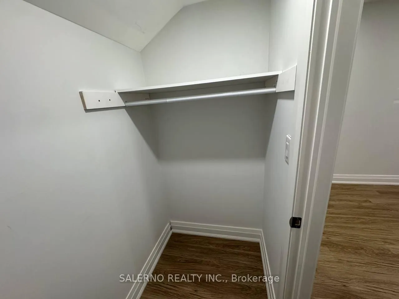 Photo 10 of Unit Lower, 84 Venice Gate Drive, Vaughan, Vellore Village — HOMEH