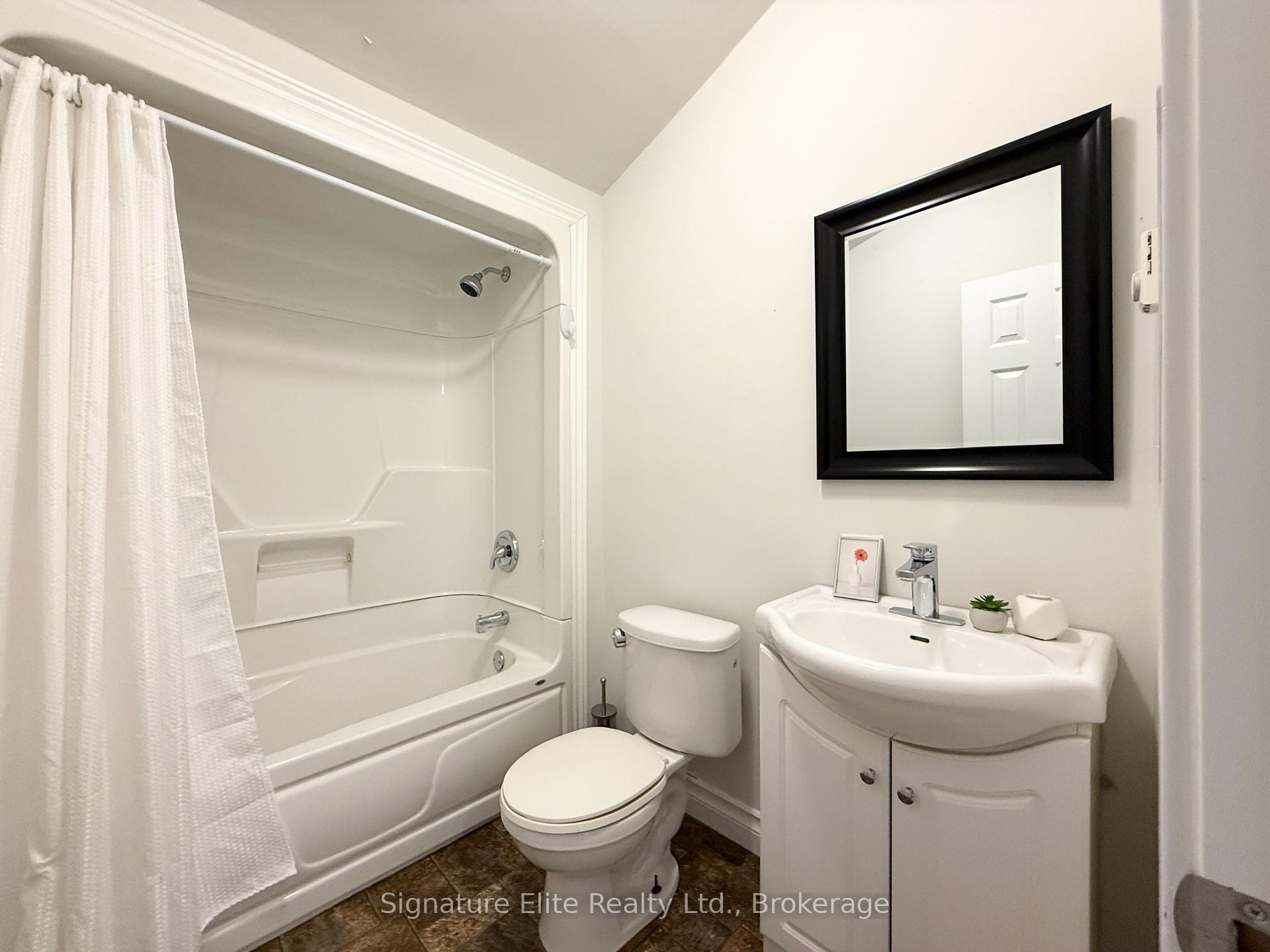 Photo 8 of Unit 2, 435 Mcalpine Avenue N, Welland, Welland Downtown — HOMEH