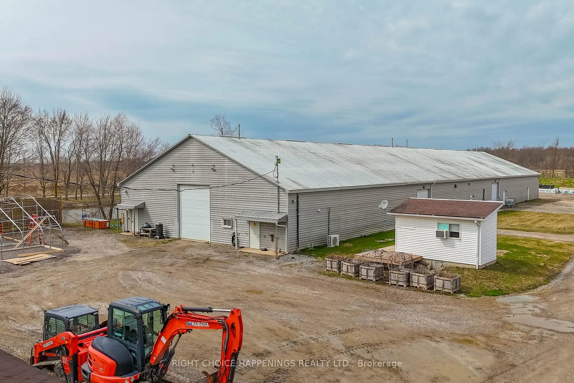 Photo 3 of 40828 Forks Road, Wainfleet, Marshville/Winger — HOMEH