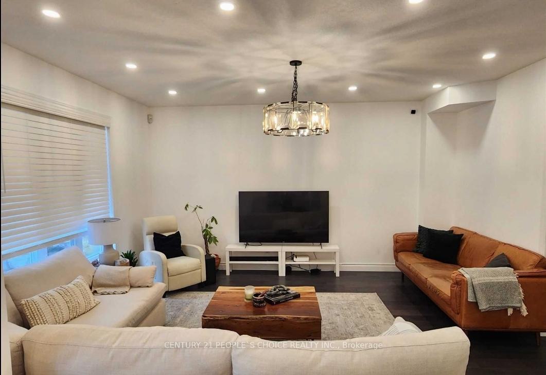 Photo 7 of Unit Upper, 456 Twinleaf Street, Waterloo, Columbia Forest/Clair Hills — HOMEH
