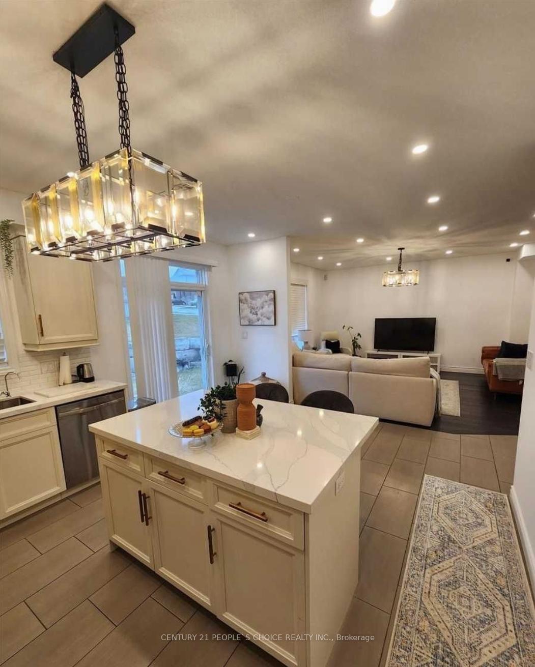 Photo 11 of Unit Upper, 456 Twinleaf Street, Waterloo, Columbia Forest/Clair Hills — HOMEH