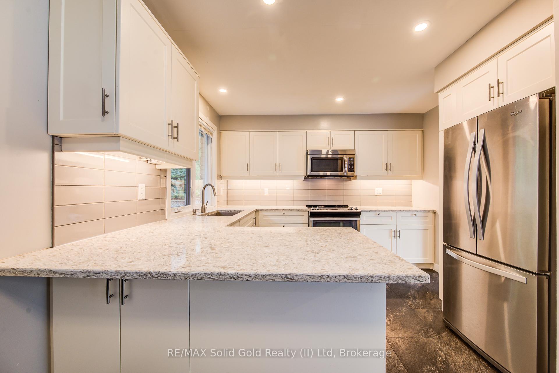 Photo 3 of 558 Sprucehill Avenue, Waterloo — HOMEH