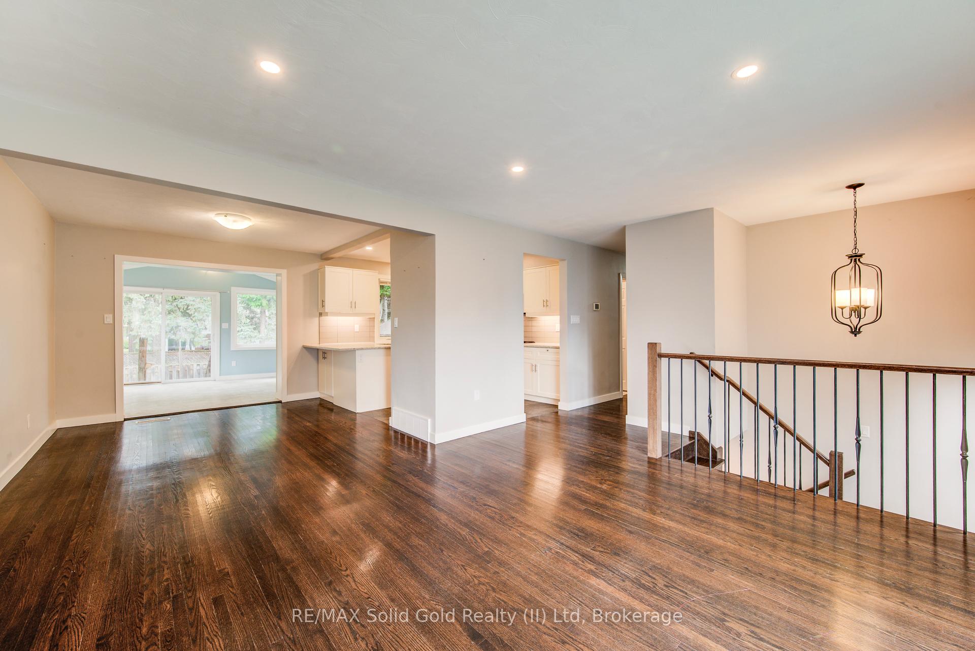 Photo 8 of 558 Sprucehill Avenue, Waterloo — HOMEH