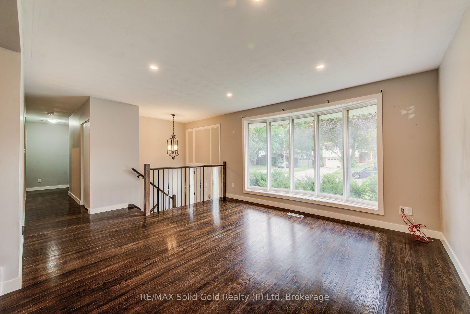 Photo 9 of 558 Sprucehill Avenue, Waterloo — HOMEH