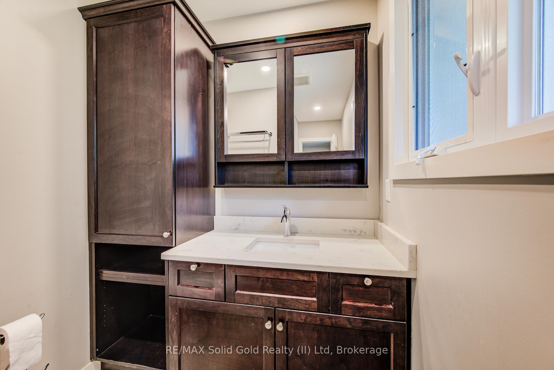 Photo 14 of 558 Sprucehill Avenue, Waterloo — HOMEH