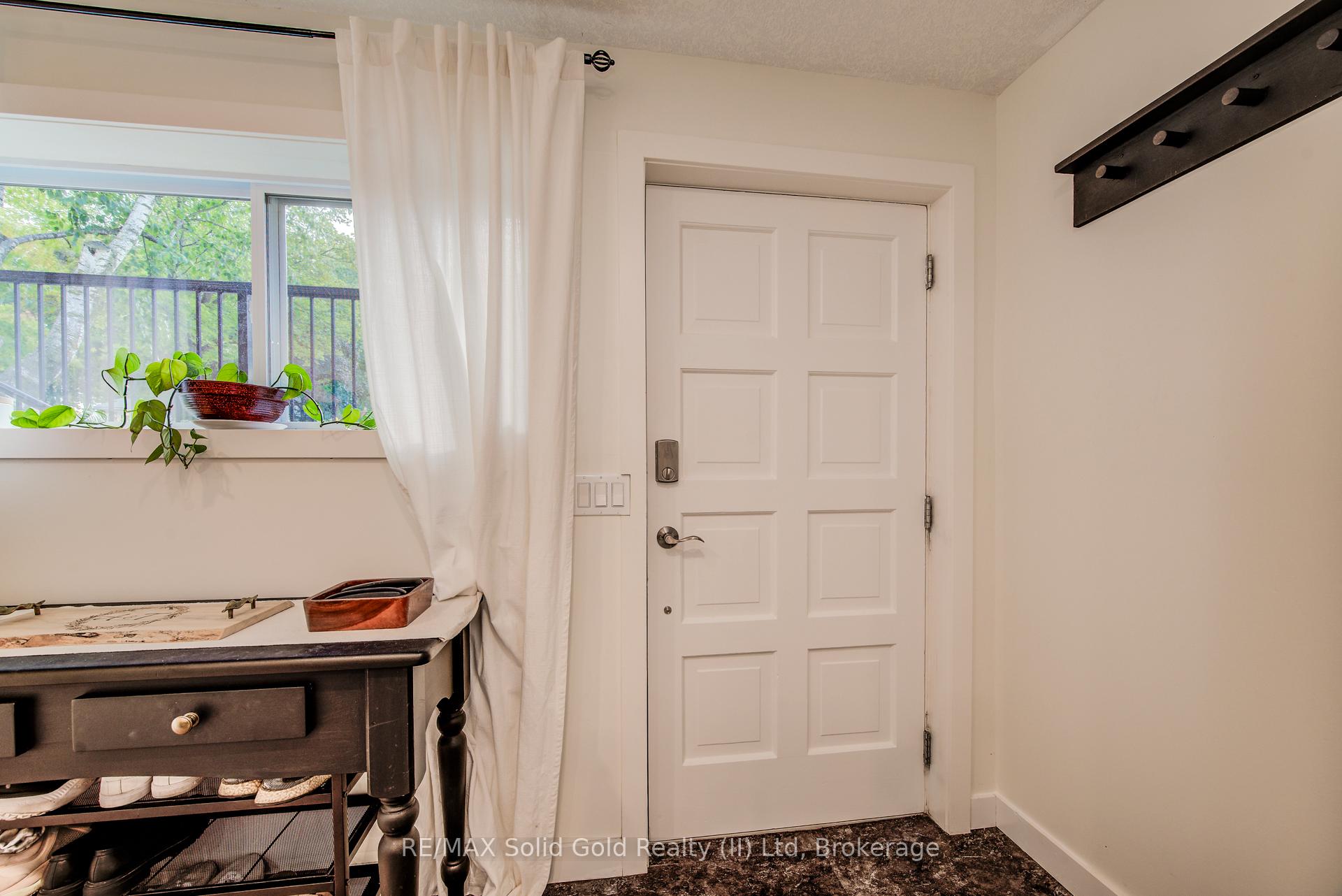 Photo 20 of 558 Sprucehill Avenue, Waterloo — HOMEH