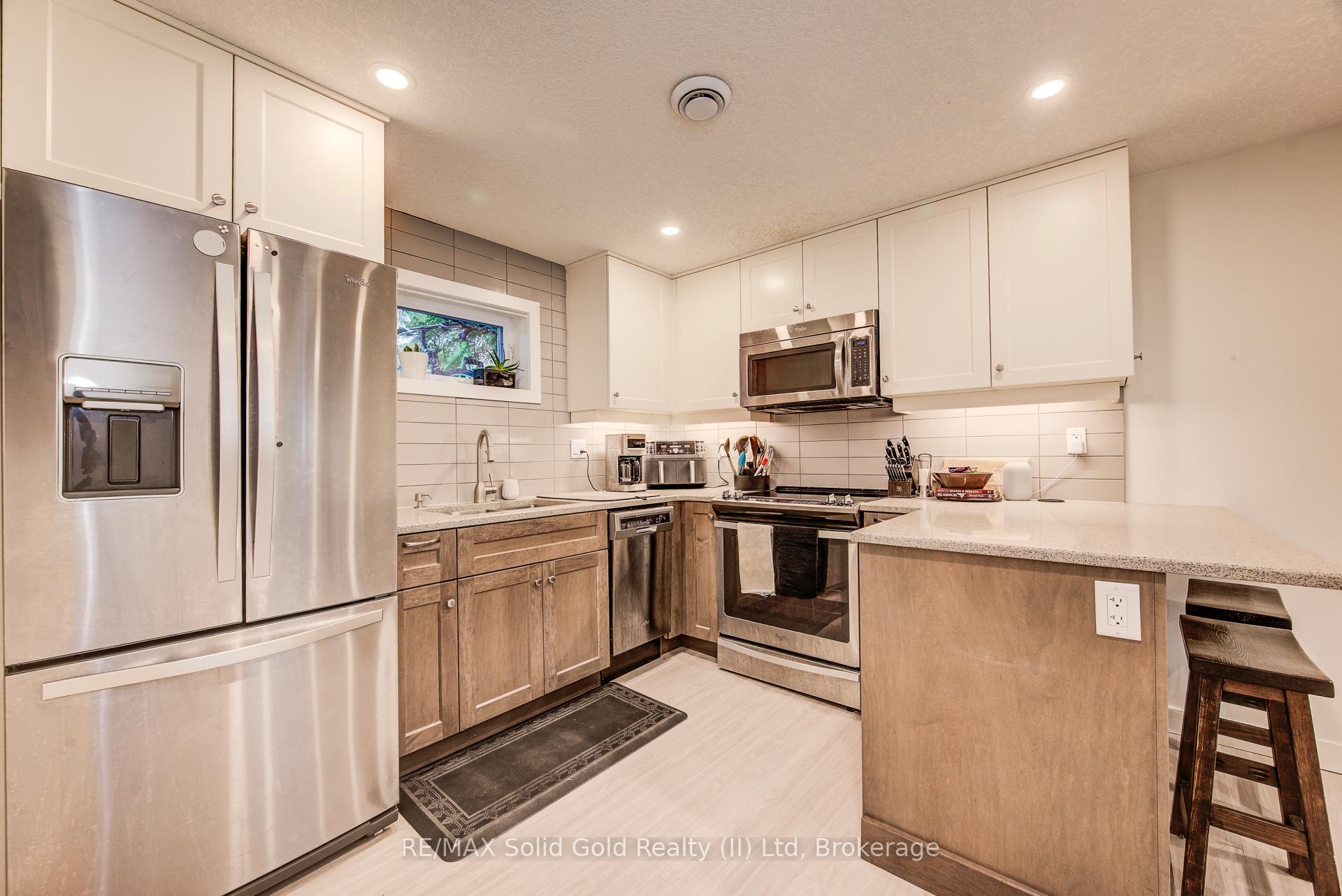 Photo 22 of 558 Sprucehill Avenue, Waterloo — HOMEH