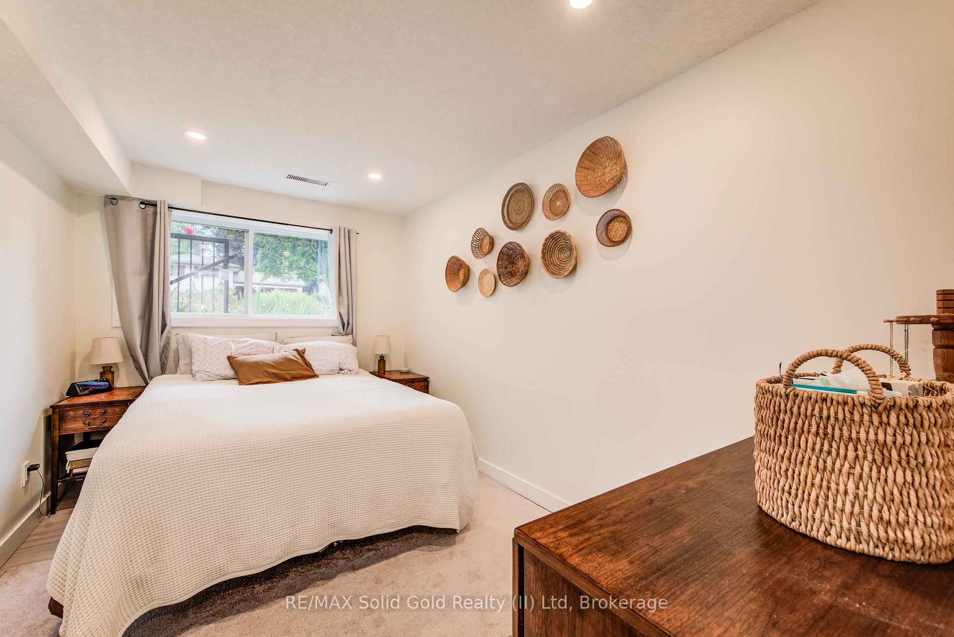 Photo 24 of 558 Sprucehill Avenue, Waterloo — HOMEH