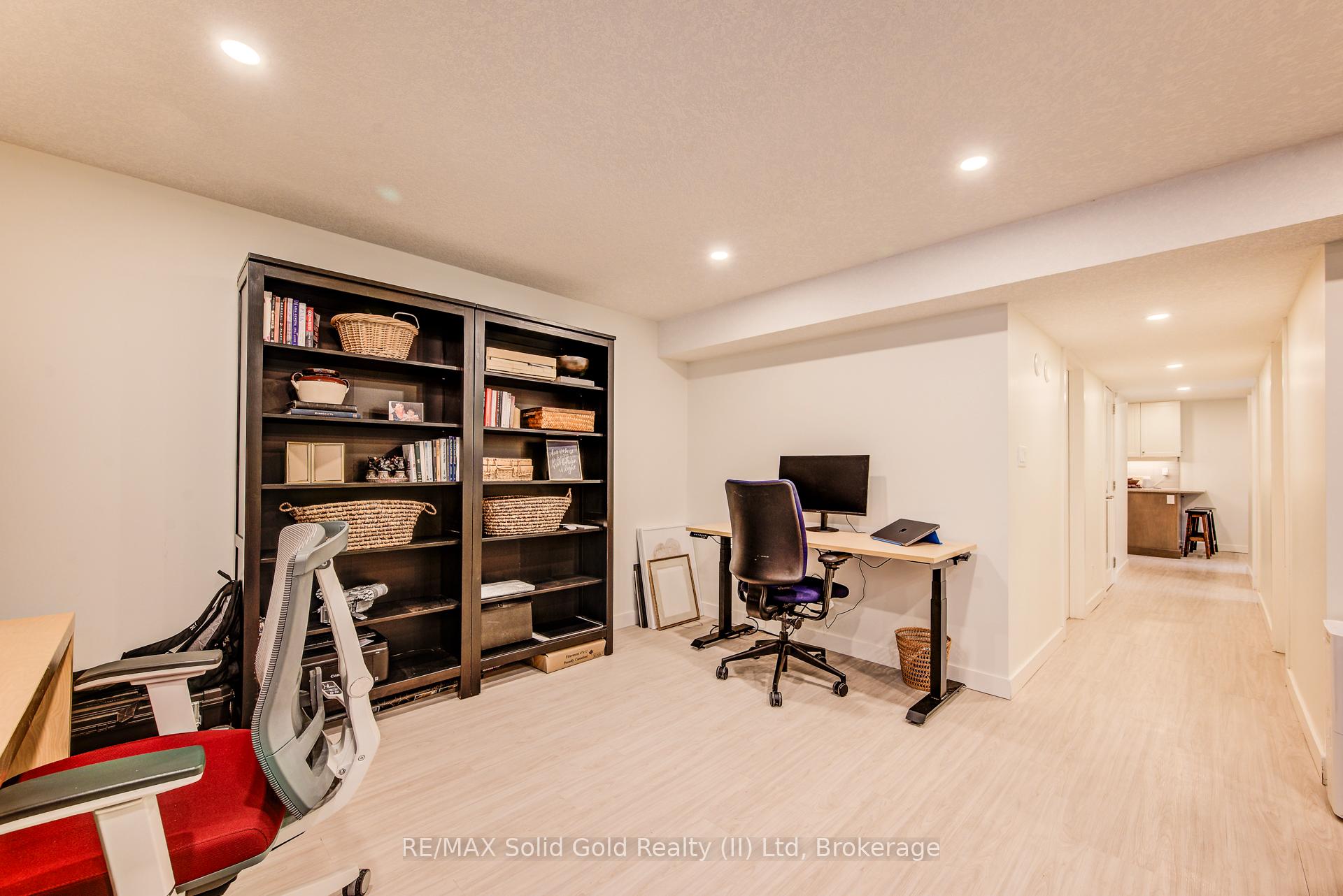 Photo 25 of 558 Sprucehill Avenue, Waterloo — HOMEH