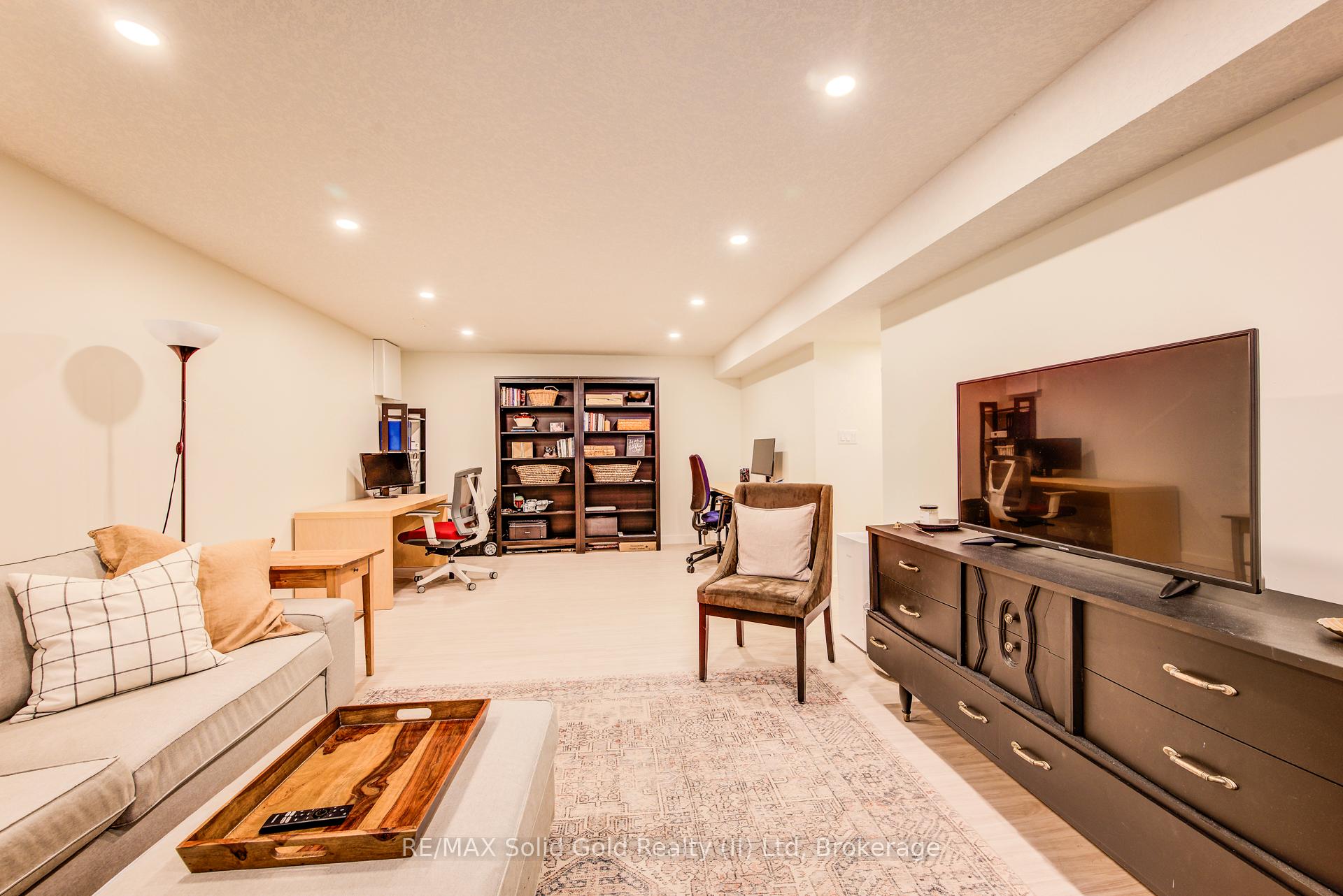 Photo 28 of 558 Sprucehill Avenue, Waterloo — HOMEH