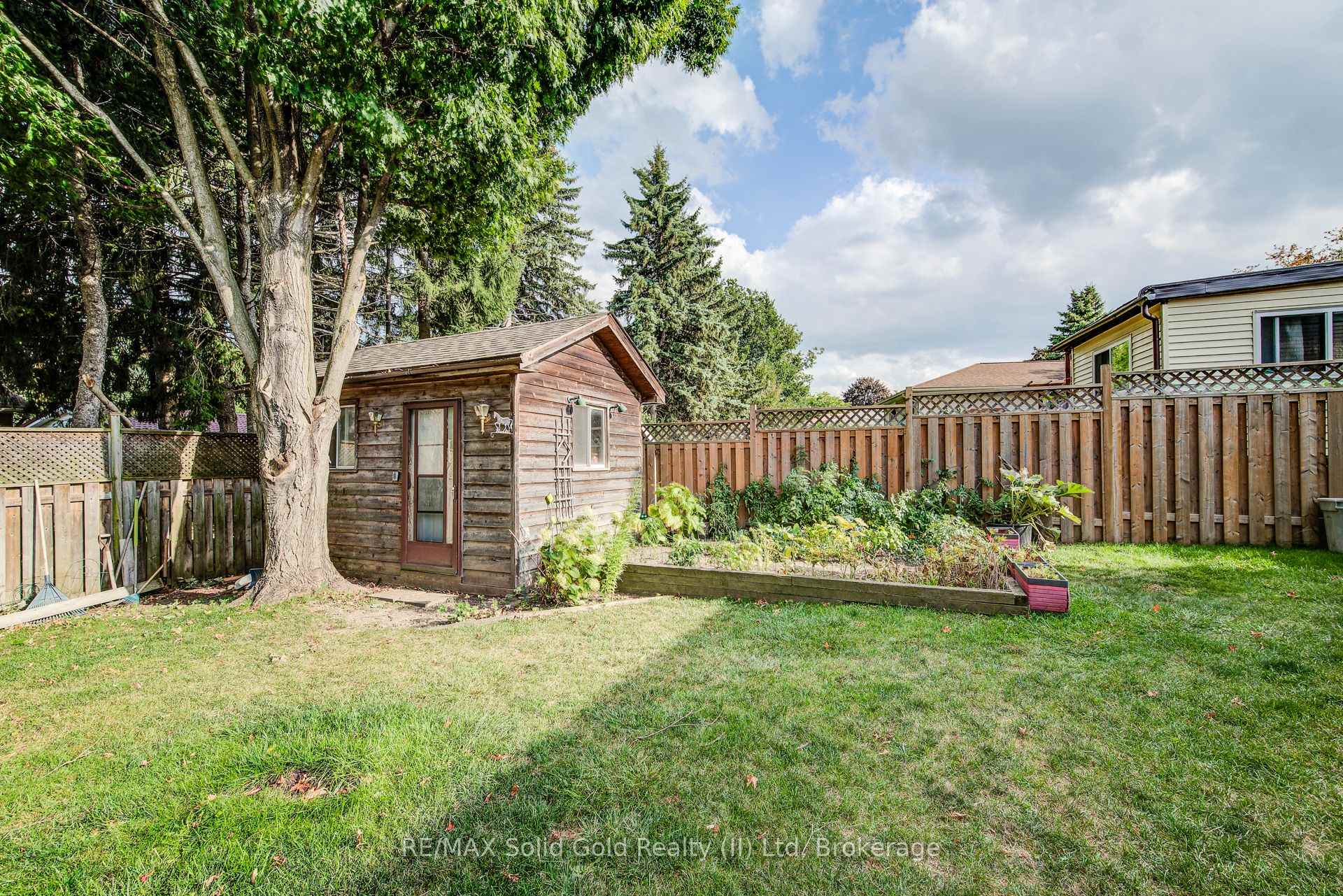Photo 31 of 558 Sprucehill Avenue, Waterloo — HOMEH