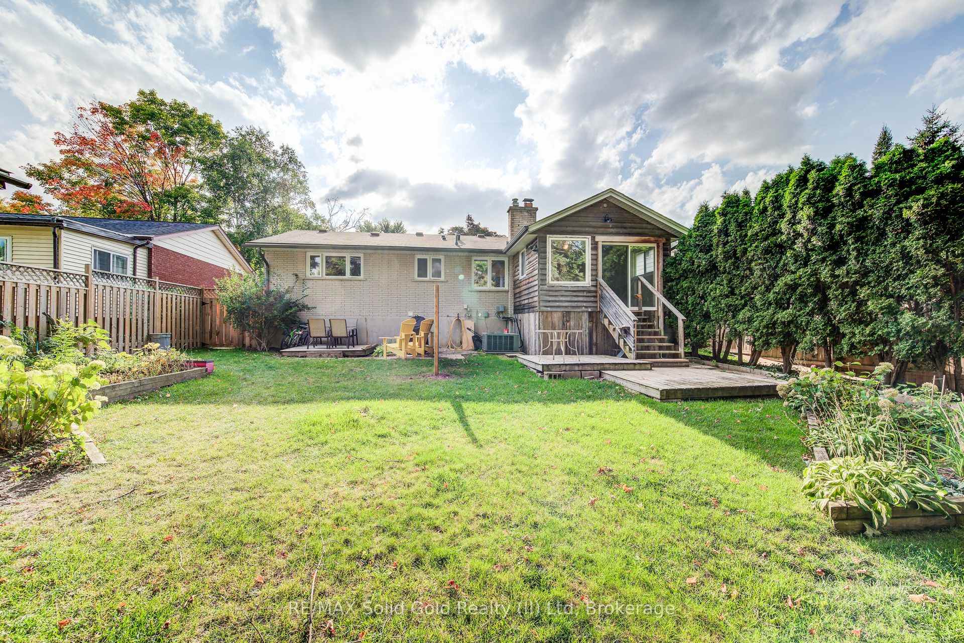 Photo 32 of 558 Sprucehill Avenue, Waterloo — HOMEH