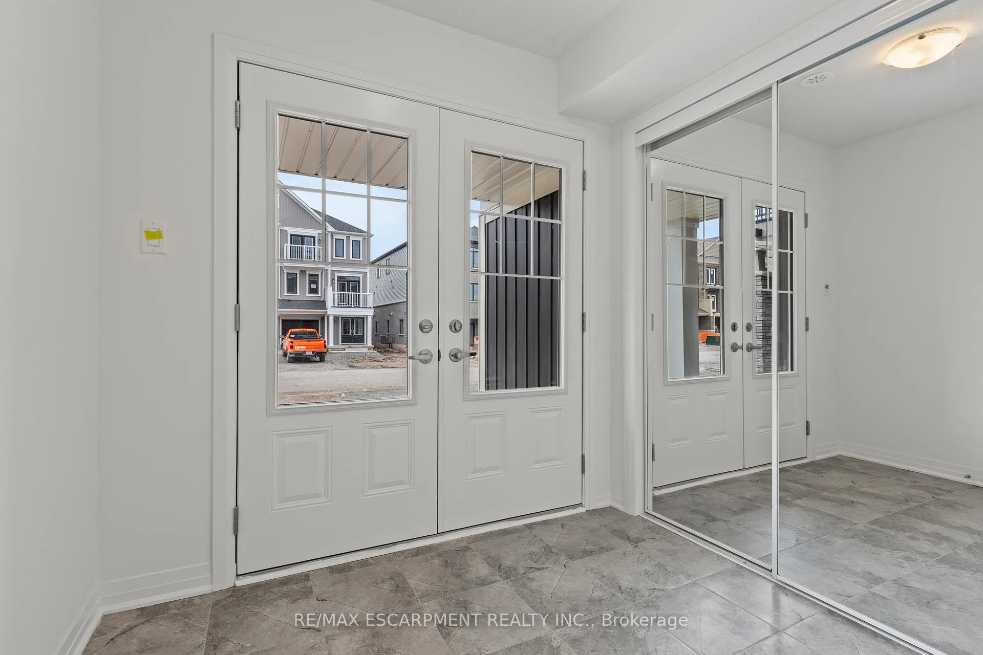 Photo 3 of 62 Pogie Drive, Welland, Dain City — HOMEH