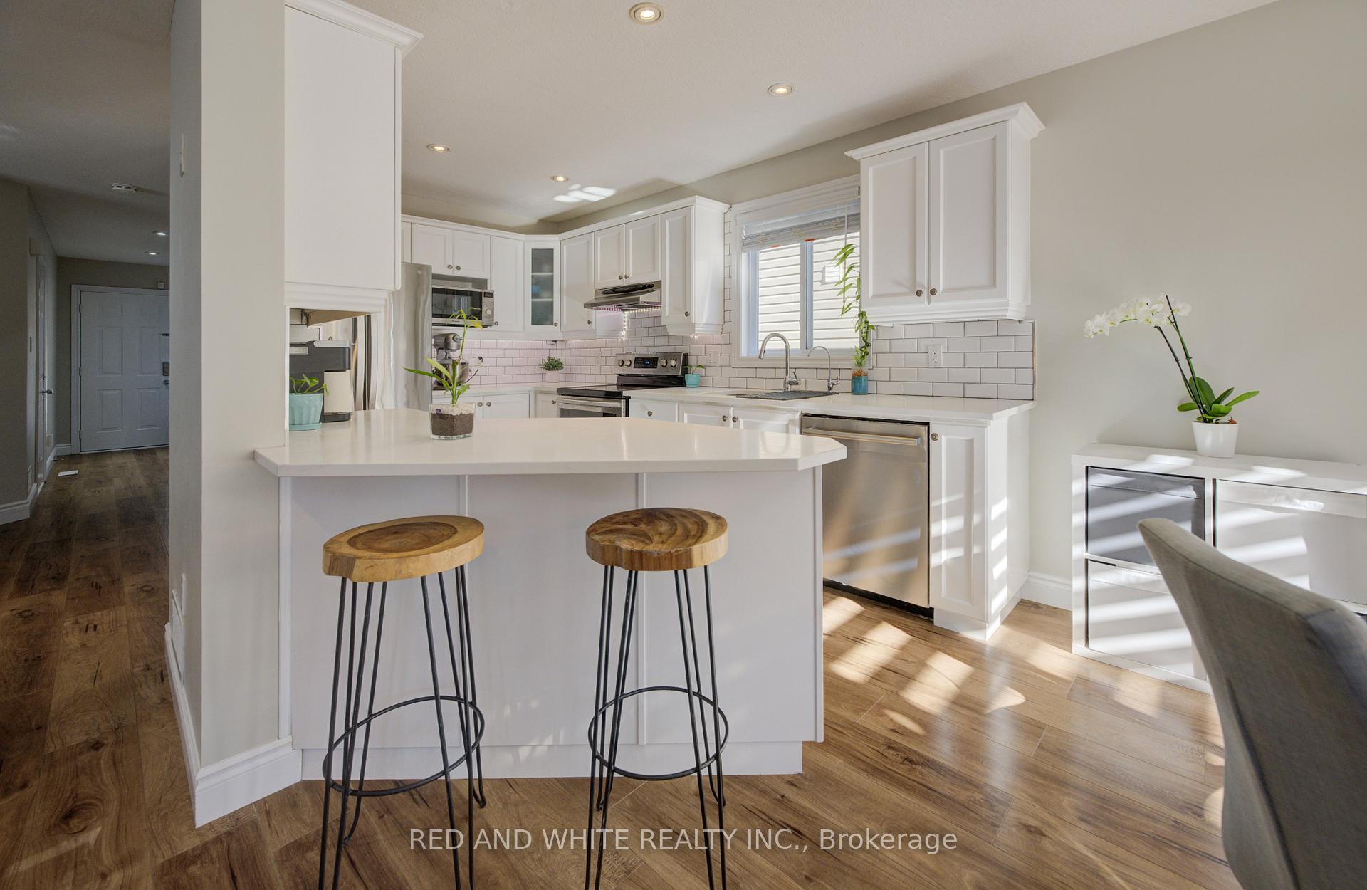 Photo 15 of 353 Sauve Crescent, Waterloo, Clair Hills — HOMEH